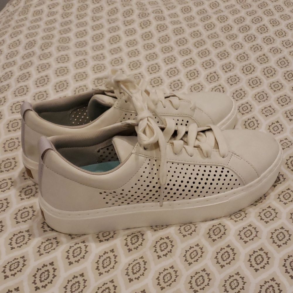 Dr. Scholls sneakers